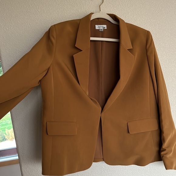 Tahari Jackets & Blazers - Tahari Blazer